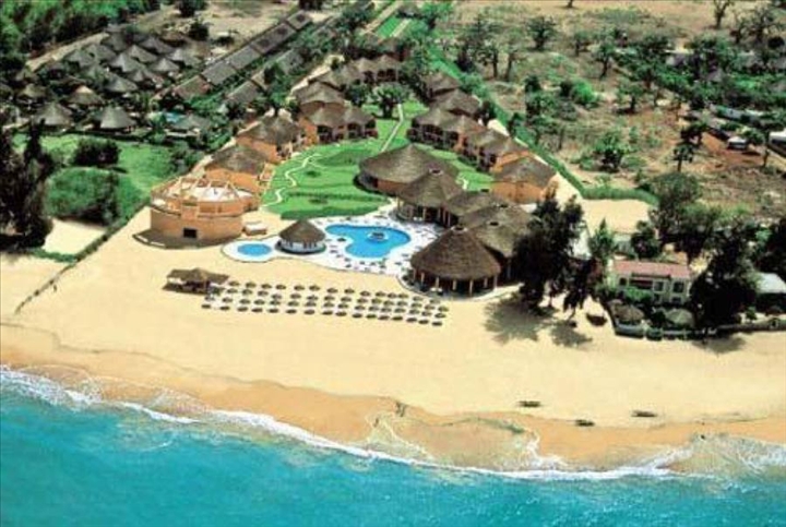 Recul du tourisme de masse : la transformation d'une station balnéaire  emblématique du Sénégal